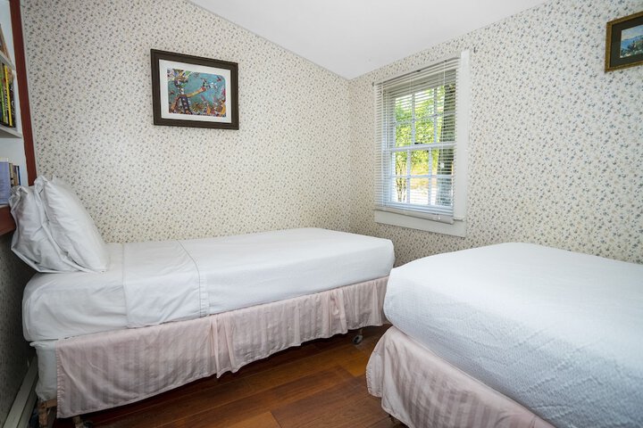 Room 19 of 125