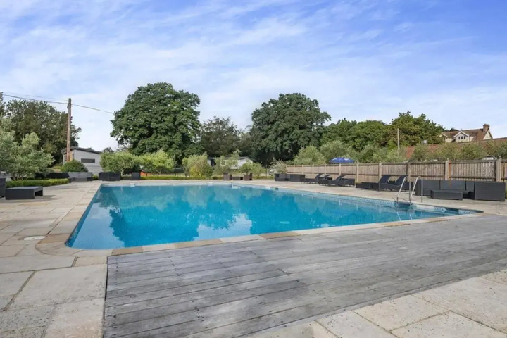 Pool 5 of 11