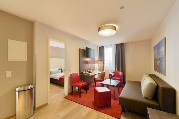 Room 52 of 103