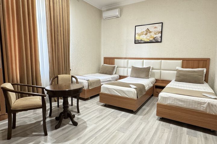 Room 10 of 17