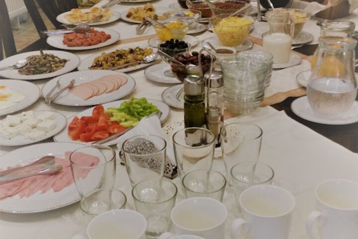 Dining 16 of 29