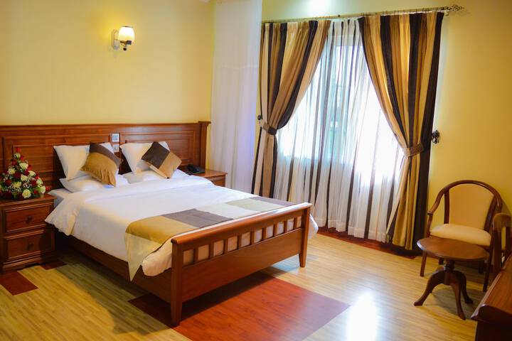 Room 10 of 27