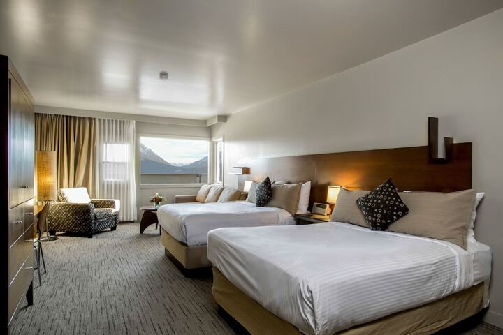 Room 4 of 105