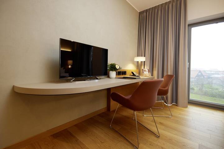 Room 12 of 68