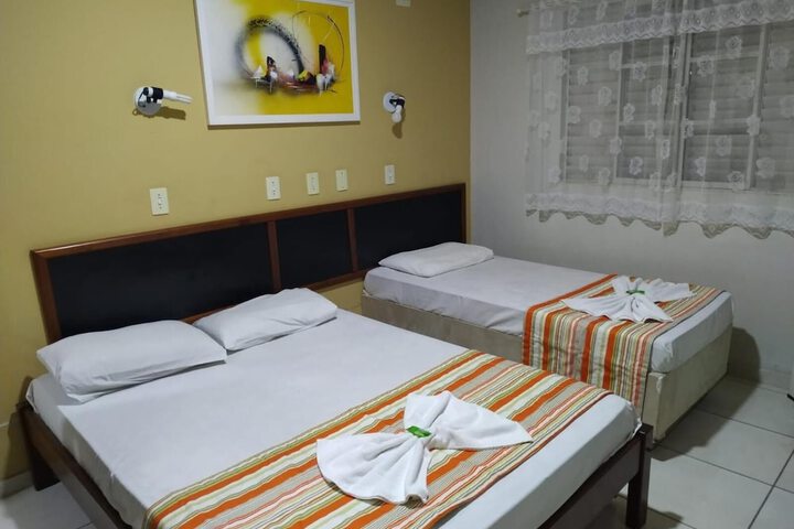 Room 10 of 28