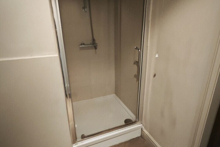 Room 10 of 15