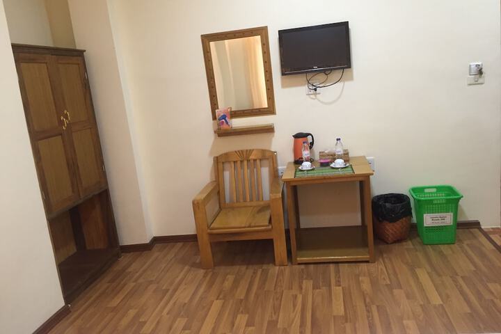 Room 8 of 78