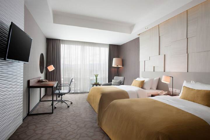 Room 14 of 181
