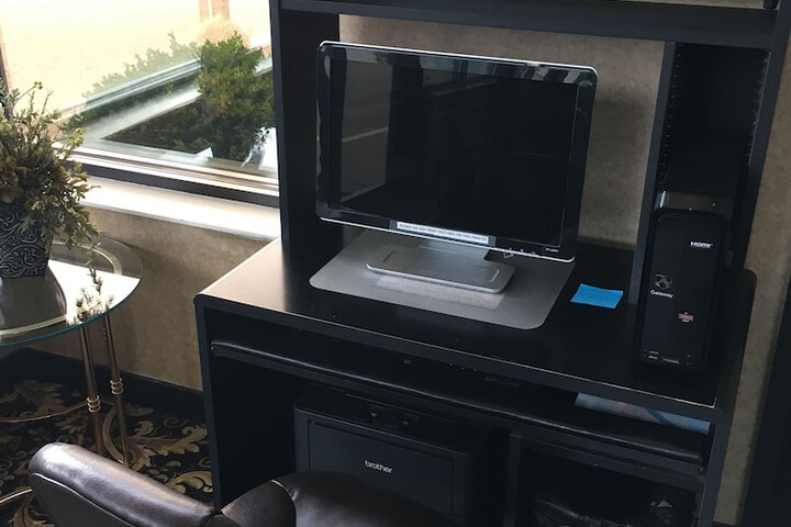 Business Center 20 of 20