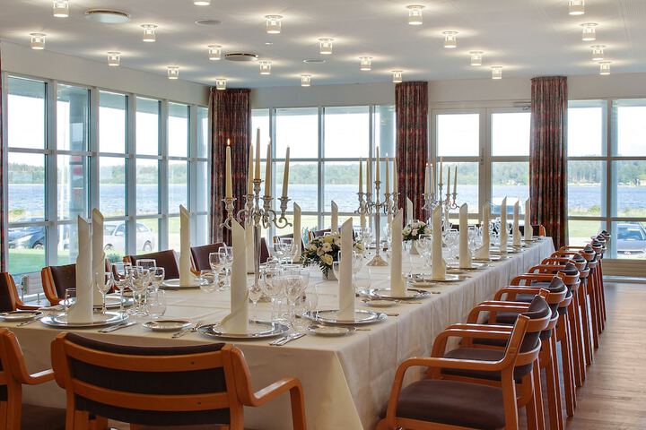 Banquet hall
