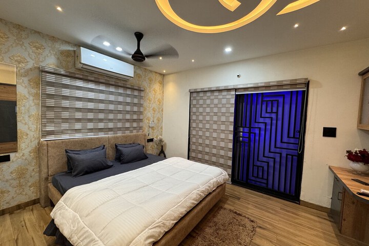 Room 2 of 20