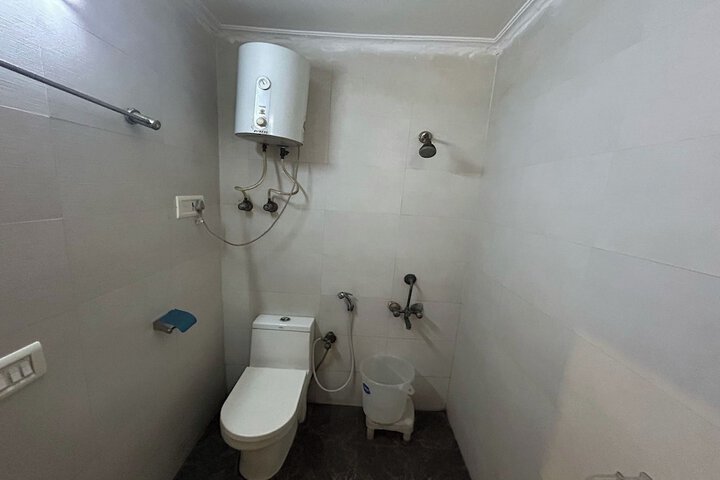 Room 13 of 19
