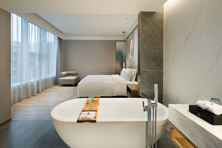 Room 15 of 81