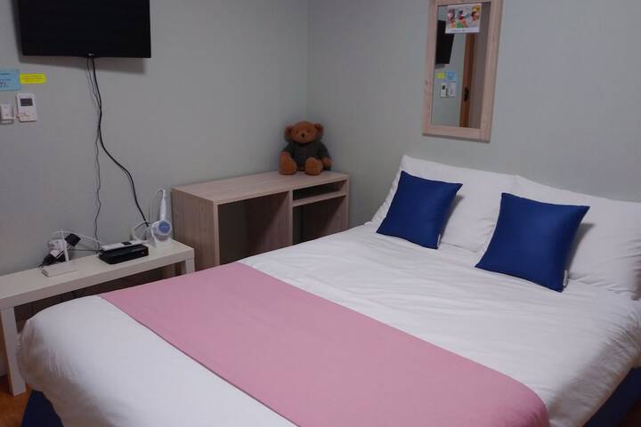 Room 8 of 44
