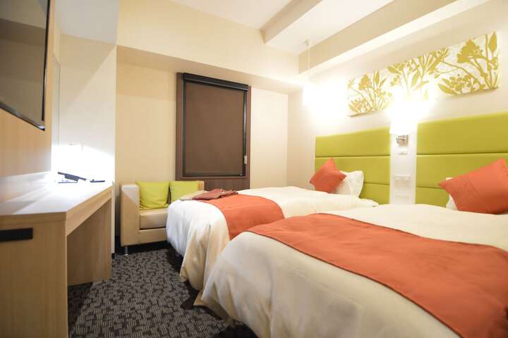 Room 8 of 70
