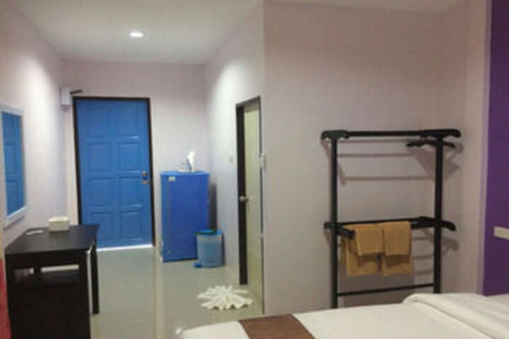 Room 11 of 13