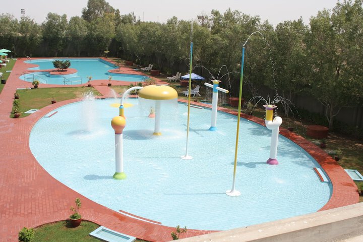 Pool 38 of 98