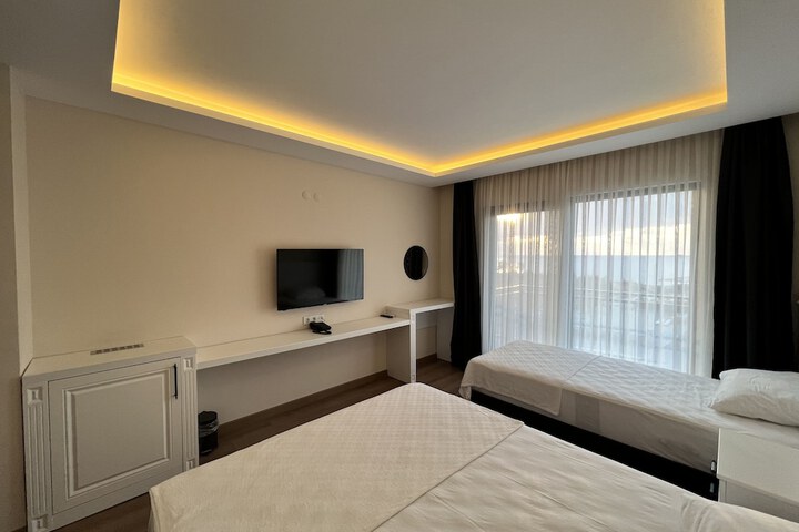Room 13 of 26