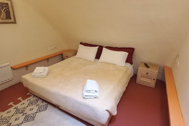 Room 8 of 53
