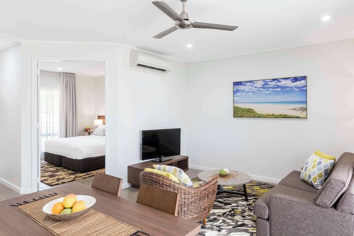 Room 4 of 37