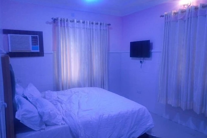 Room 19 of 76