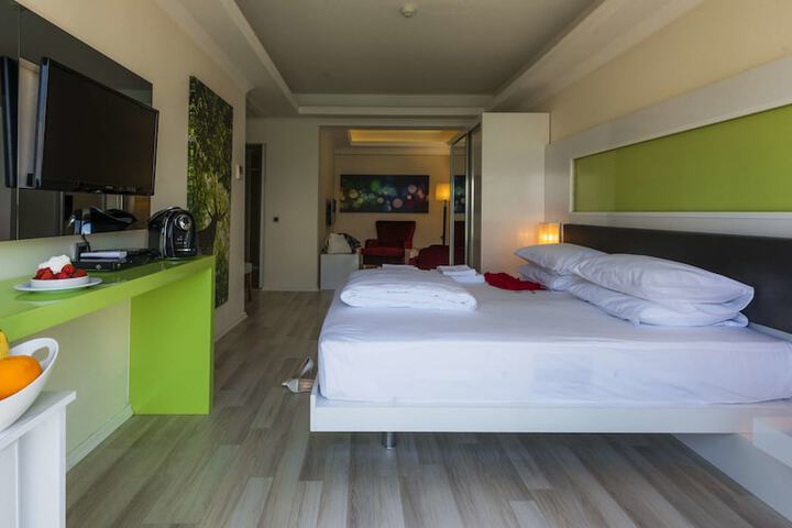 Room 15 of 47