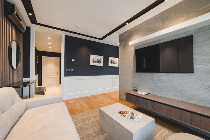 Room 16 of 42
