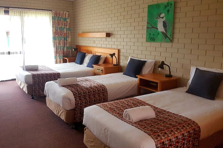 Room 8 of 99