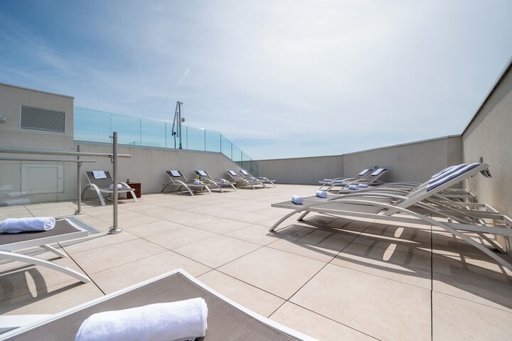 Pool 32 of 43