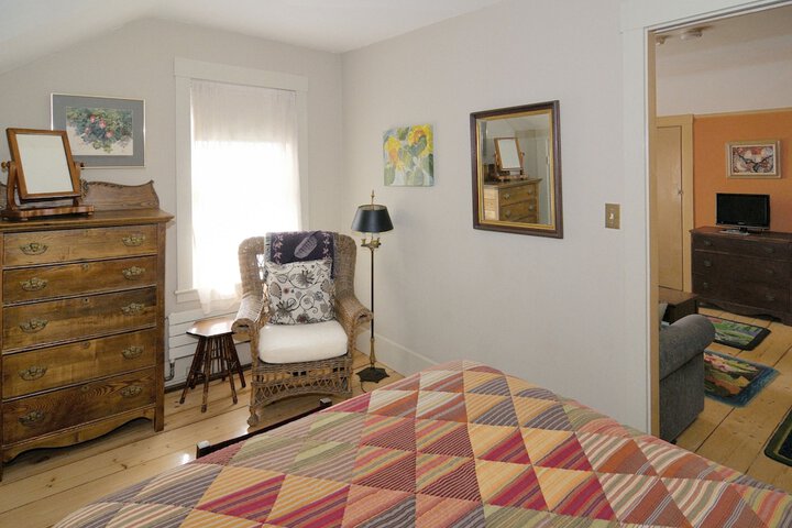 Room 4 of 22