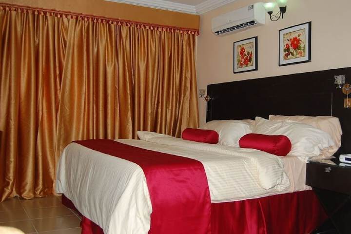 Room 4 of 41