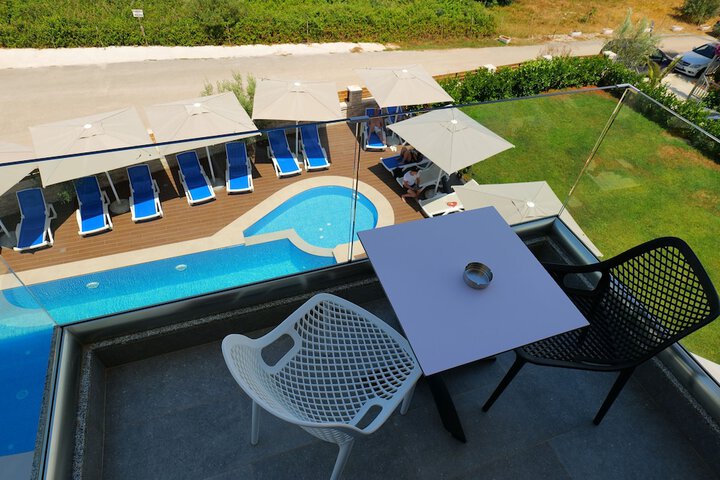 Terrace/Patio 102 of 107