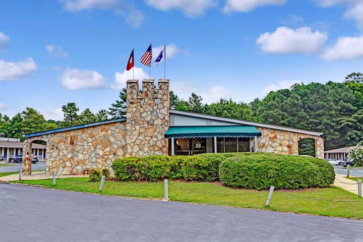 Hotel Entry