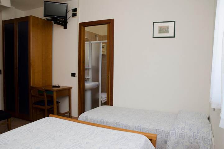 Room 25 of 58