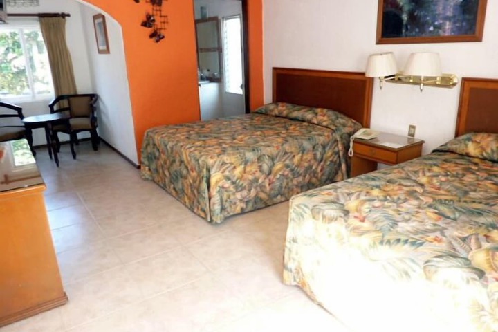 Room 15 of 34
