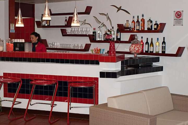 Lounge 30 of 41
