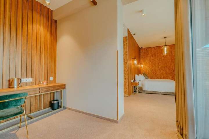Room 3 of 55