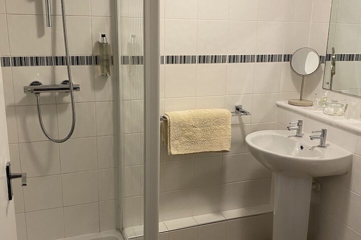 Room 32 of 53