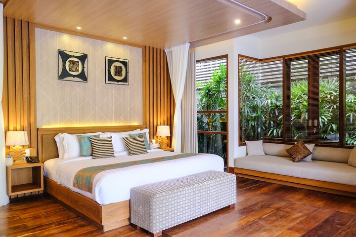Room 4 of 61