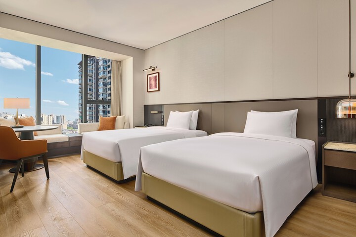 Room 20 of 93