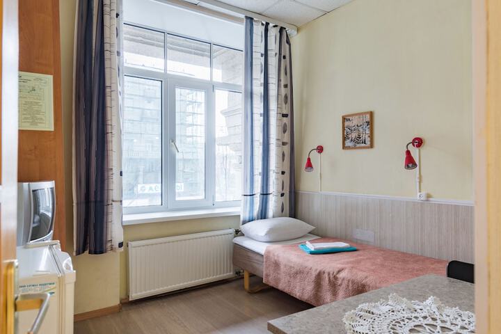 Room 9 of 32