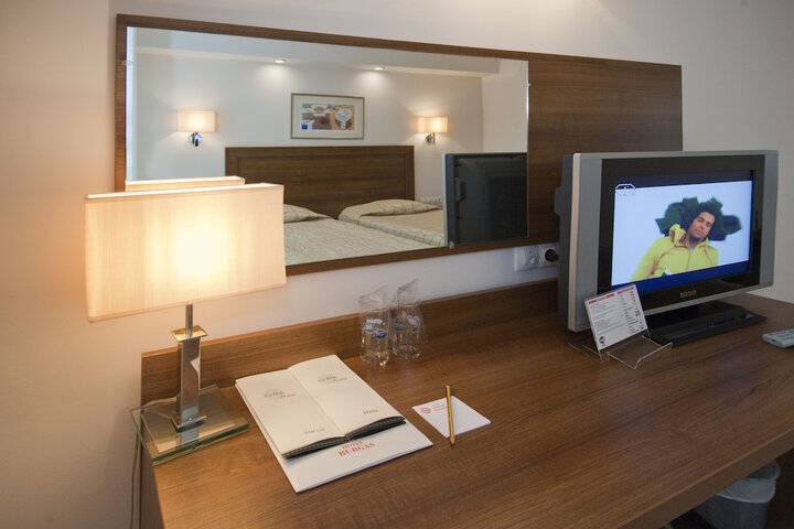 Room 9 of 31