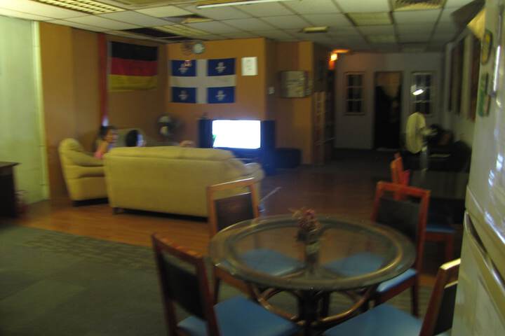 Room 9 of 48