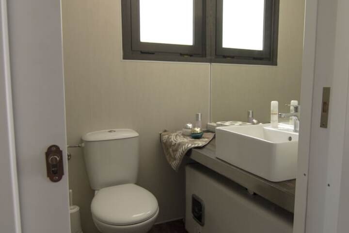Room 28 of 33