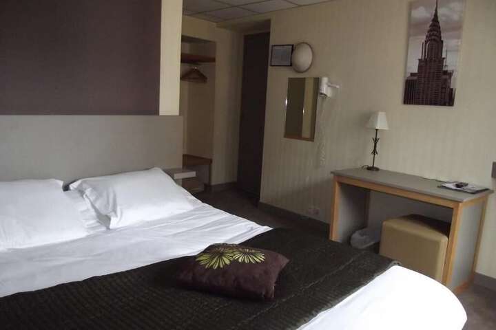 Room 2 of 7