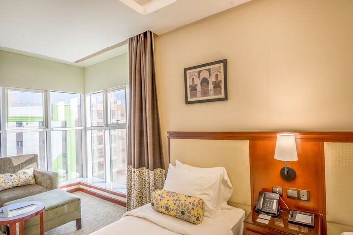 Room 9 of 43