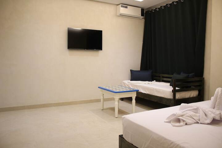 Room 17 of 153