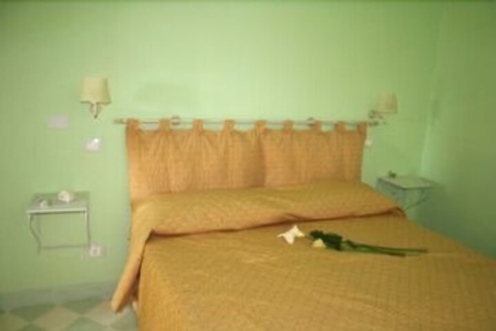 Room 50 of 61