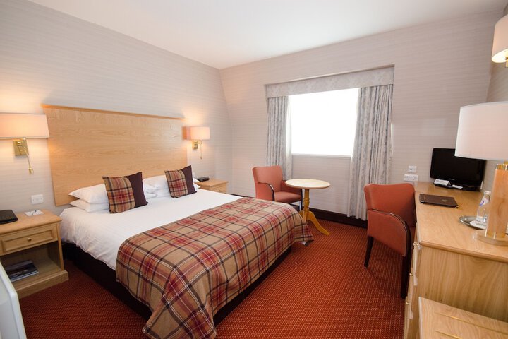 Room 4 of 41
