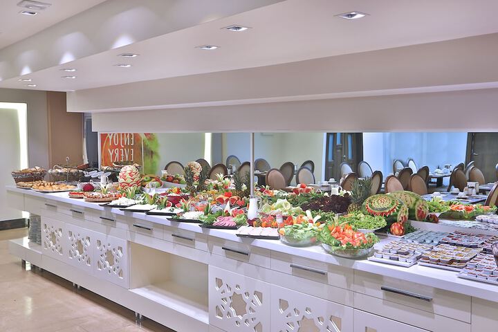 Dining 70 of 84